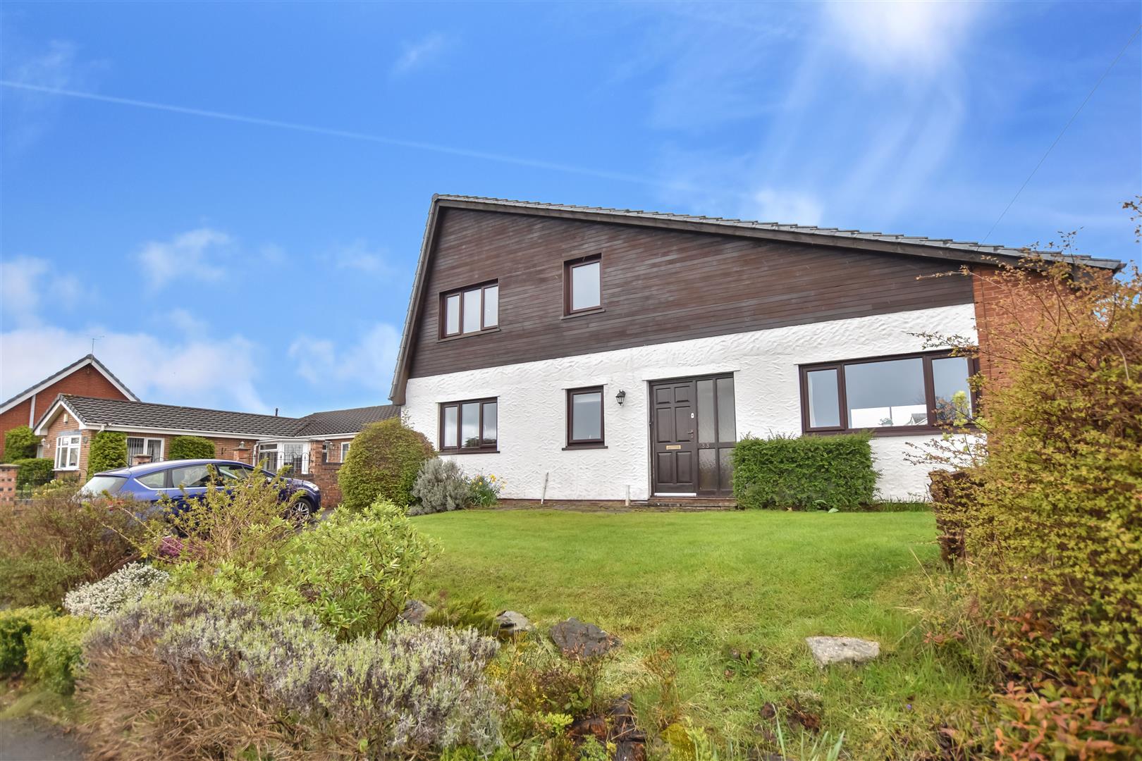 For Sale 4 Bed House detached